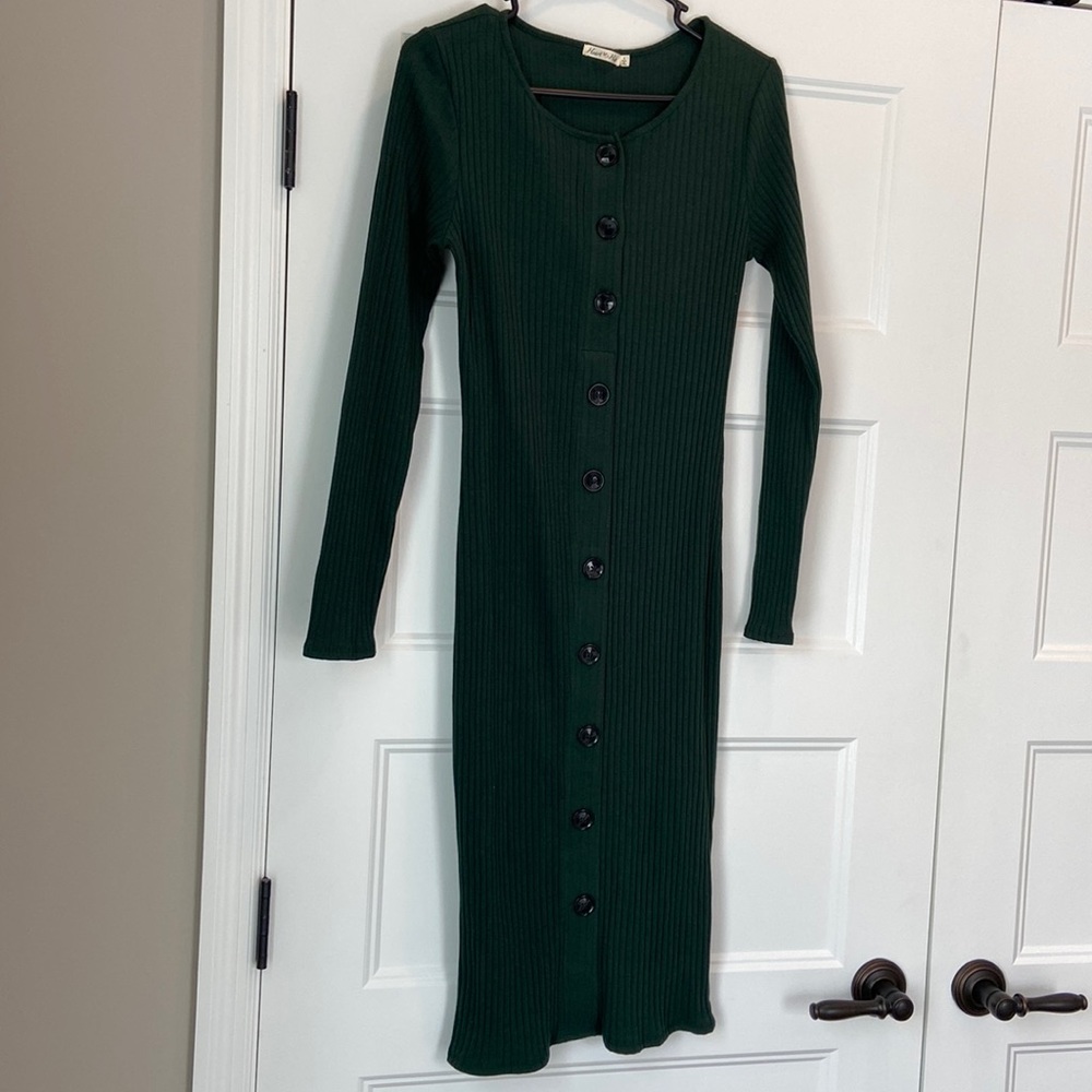 Women’s Large Button down dress heart hips